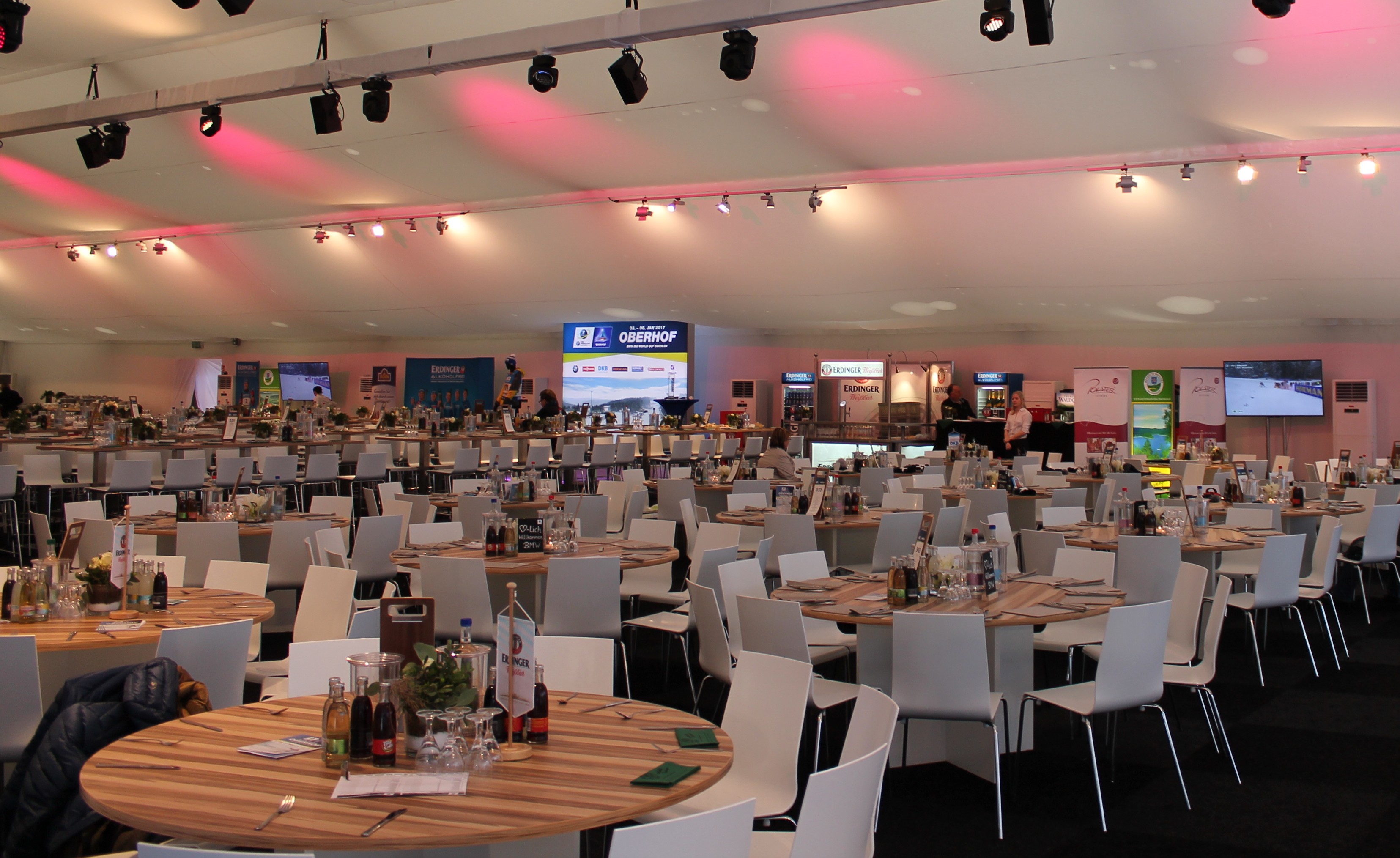 Rustikale Rundtische